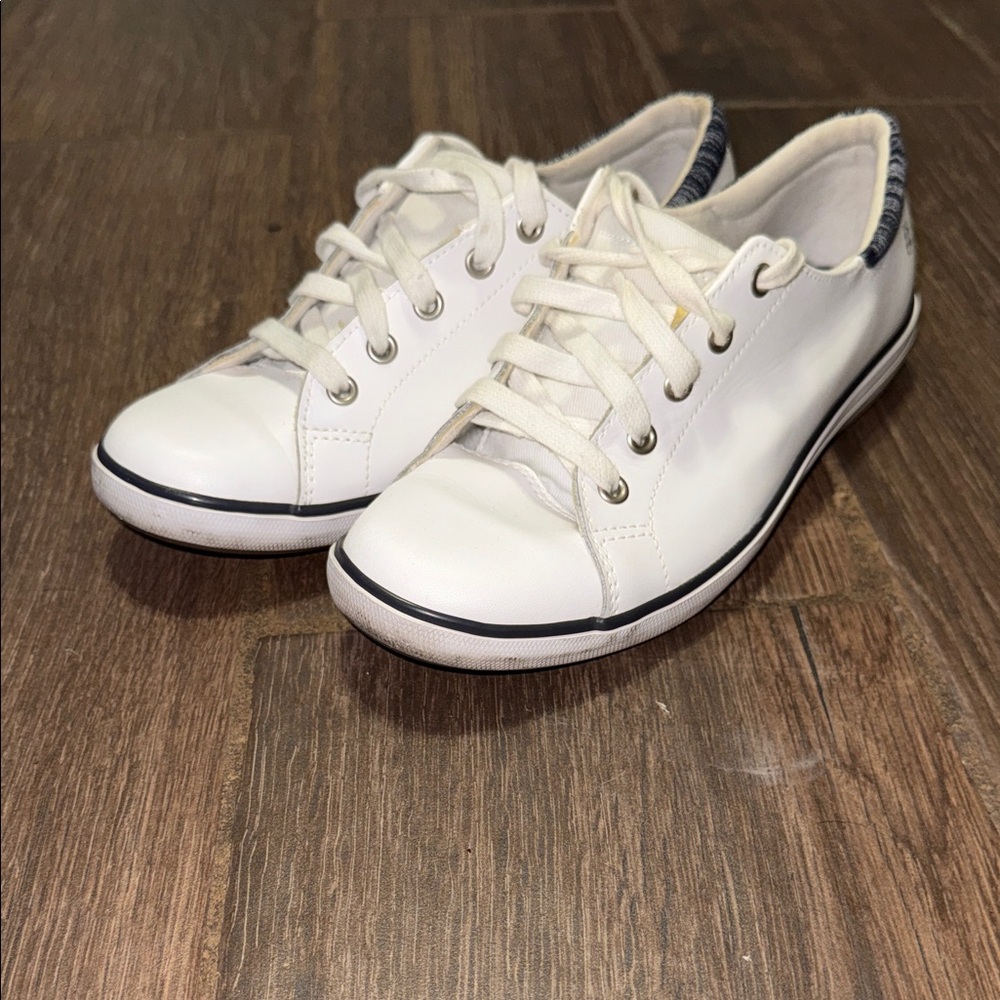 Grasshoppers White Lace-Up Sneakers with Navy Accent
